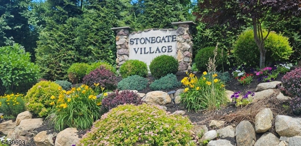 1907 Stonegate Ln 1907, Stanhope Boro, NJ 07874