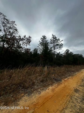 307 LEMON Street, Interlachen, FL 32148