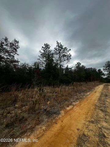 307 LEMON Street, Interlachen, FL 32148