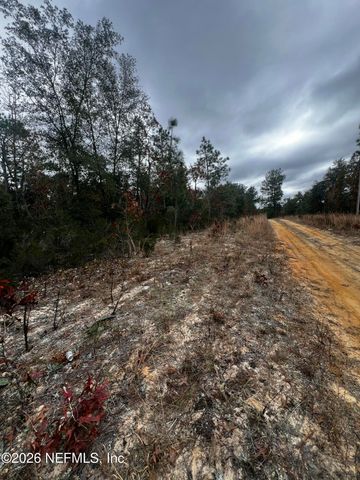 307 LEMON Street, Interlachen, FL 32148