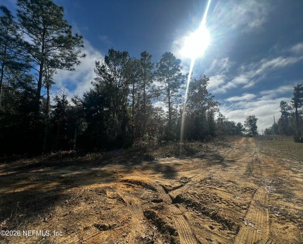 307 LEMON Street, Interlachen, FL 32148