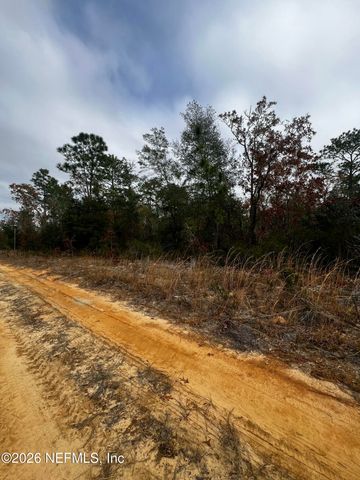 307 LEMON Street, Interlachen, FL 32148