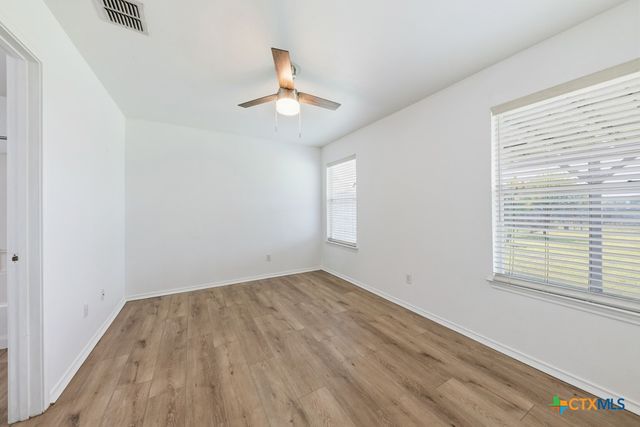 527 Roosevelt Drive, Seguin, TX 78155