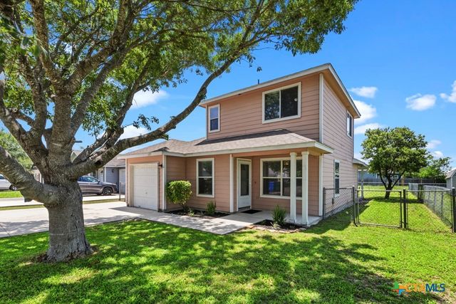 527 Roosevelt Drive, Seguin, TX 78155
