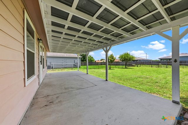 527 Roosevelt Drive, Seguin, TX 78155