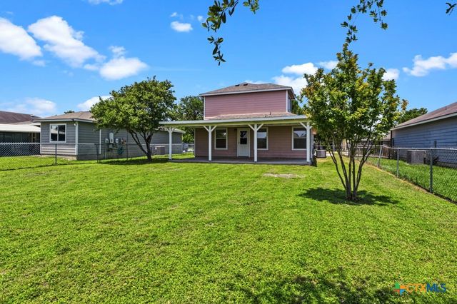 527 Roosevelt Drive, Seguin, TX 78155
