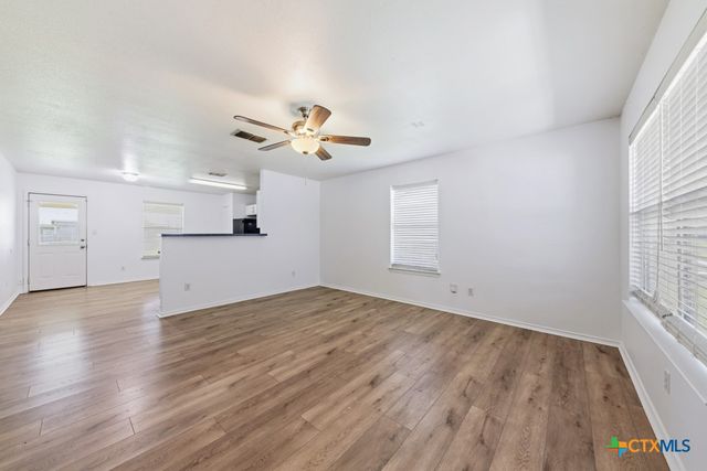 527 Roosevelt Drive, Seguin, TX 78155