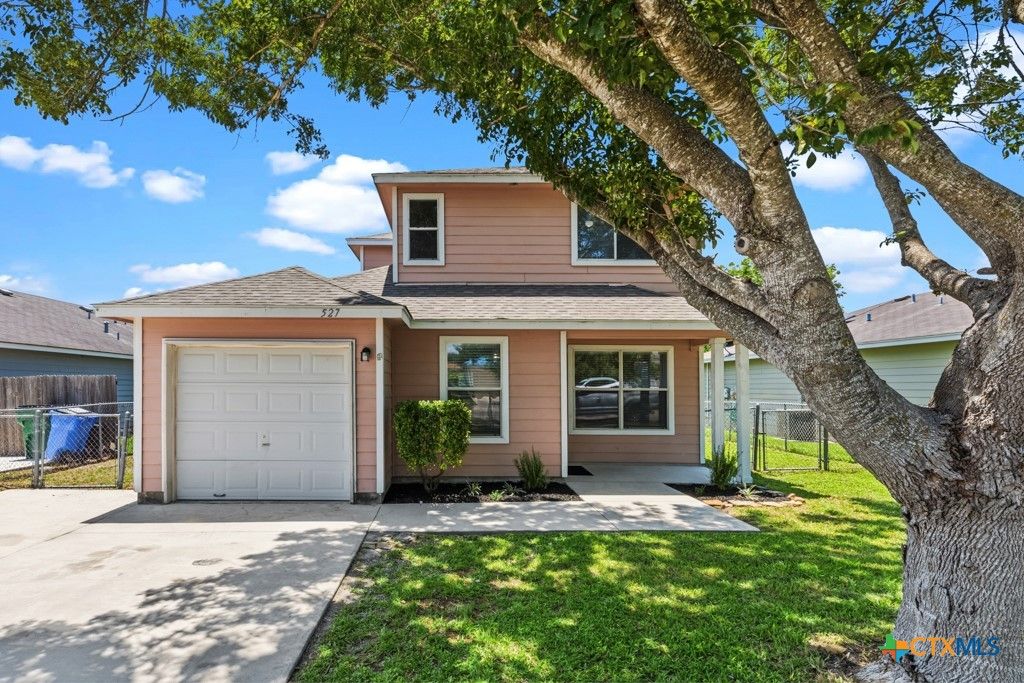 527 Roosevelt Drive, Seguin, TX 78155