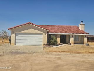 7057 W Avenue H, Lancaster, CA 93536