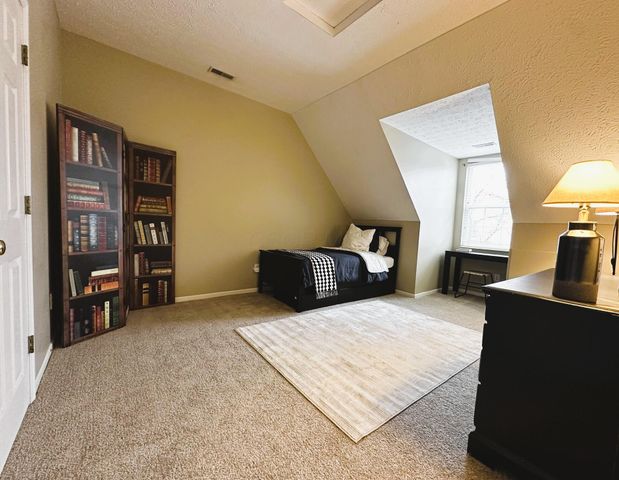 294 Lazelle Place Lane, Lewis Center, OH 43035