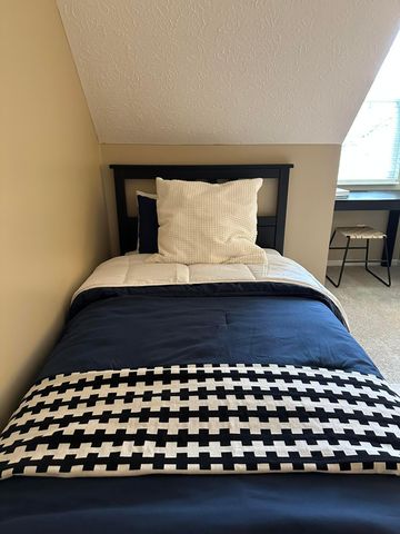 294 Lazelle Place Lane, Lewis Center, OH 43035