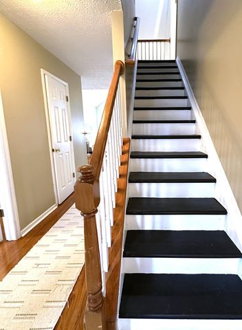 294 Lazelle Place Lane, Lewis Center, OH 43035