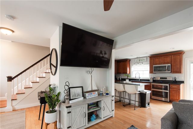 88 Kay Street, Newport, RI 02840