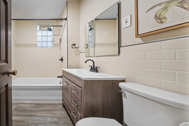 2737 W 22nd Place 2, Chicago, IL 60608