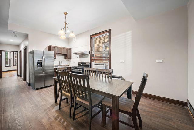 2737 W 22nd Place 2, Chicago, IL 60608