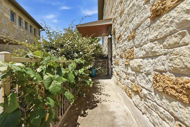 592 Fm 967 B, Buda, TX 78610