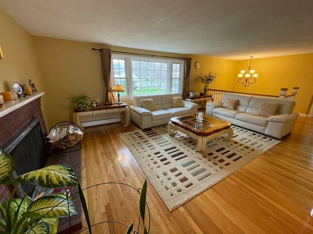 2 Barrett Road, Lexington, MA 02421