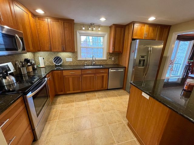 2 Barrett Road, Lexington, MA 02421