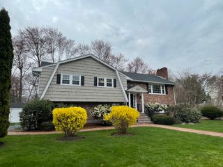 2 Barrett Road, Lexington, MA 02421