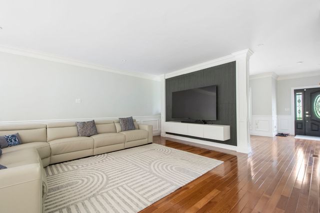257 Prospect St, Auburn, MA 01501
