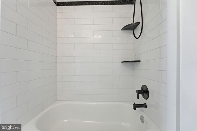 2201 N LOCUST ST, Wilmington, DE 19802