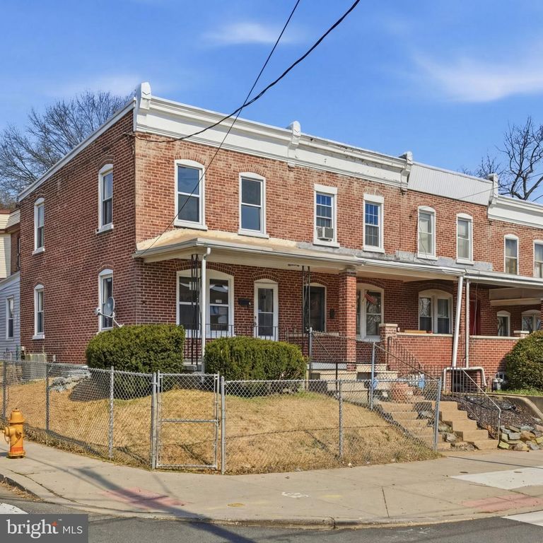 2201 N LOCUST ST, Wilmington, DE 19802