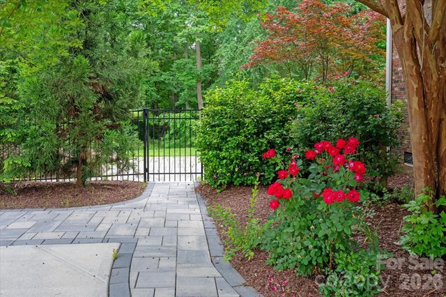 409 Running Horse Lane, Waxhaw, NC 28173