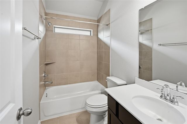 2415 Honeyberry Shrub Drive, Manvel, TX 77578