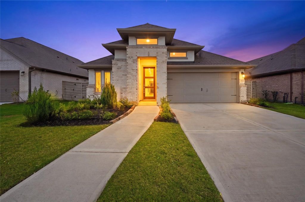 2415 Honeyberry Shrub Drive, Manvel, TX 77578