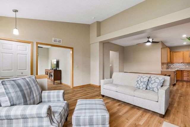 3873 Lawndale Lane N, Plymouth, MN 55446