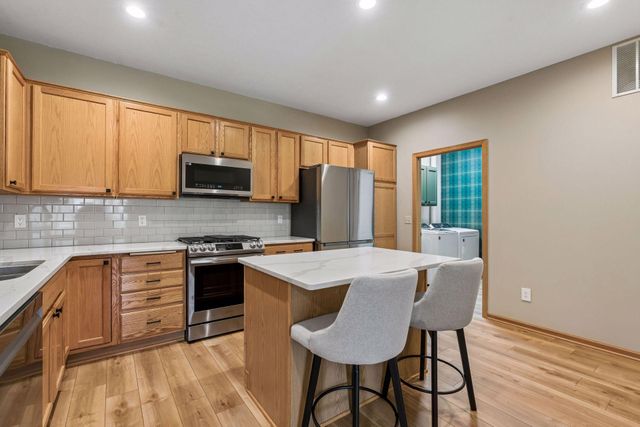 3873 Lawndale Lane N, Plymouth, MN 55446