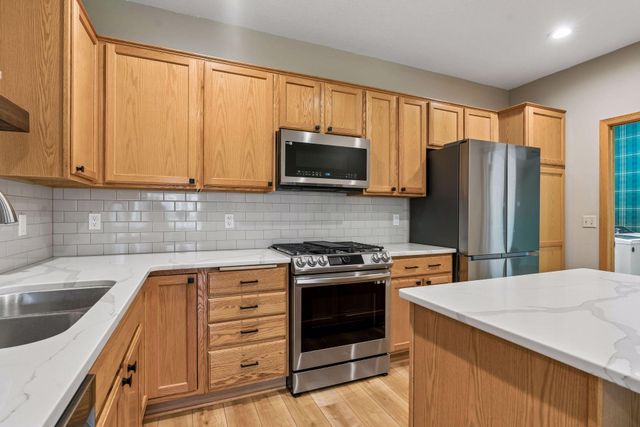 3873 Lawndale Lane N, Plymouth, MN 55446
