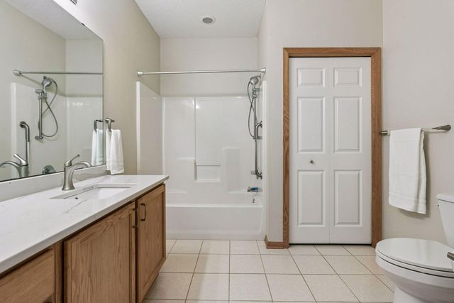 3873 Lawndale Lane N, Plymouth, MN 55446