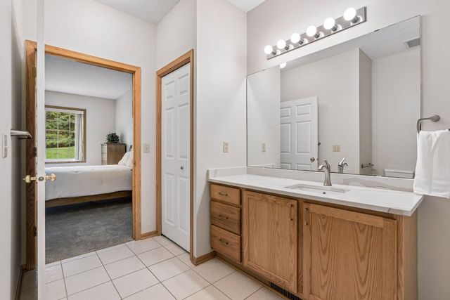 3873 Lawndale Lane N, Plymouth, MN 55446