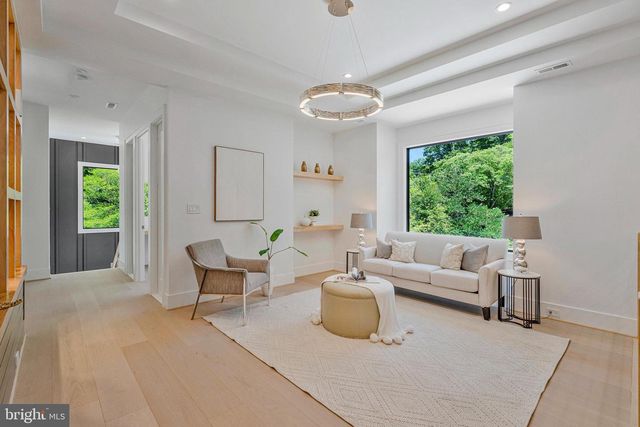 1434 WAGGAMAN CIR, Mclean, VA 22101