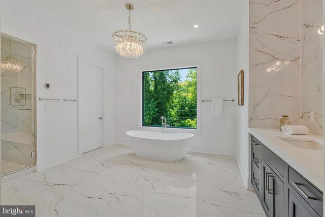 1434 WAGGAMAN CIR, Mclean, VA 22101
