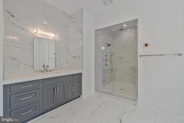 1434 WAGGAMAN CIR, Mclean, VA 22101