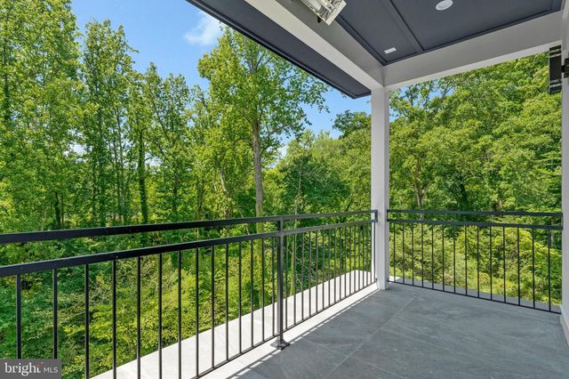 1434 WAGGAMAN CIR, Mclean, VA 22101