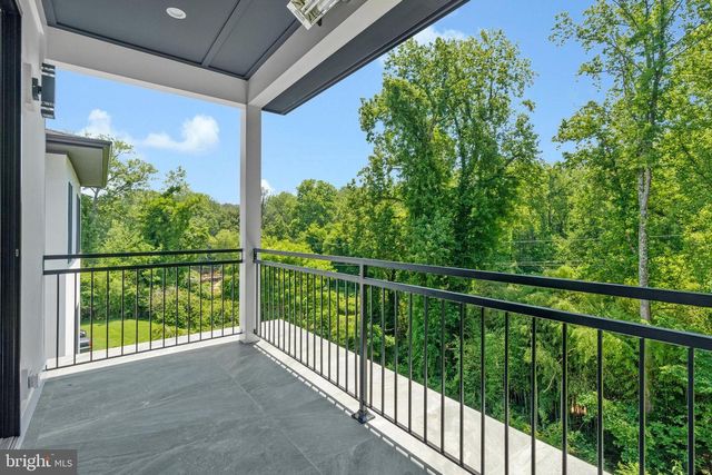 1434 WAGGAMAN CIR, Mclean, VA 22101