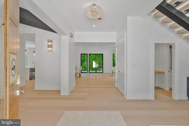 1434 WAGGAMAN CIR, Mclean, VA 22101