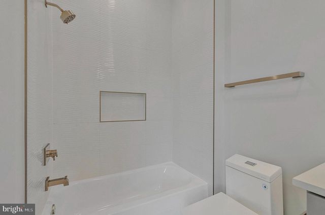 1434 WAGGAMAN CIR, Mclean, VA 22101