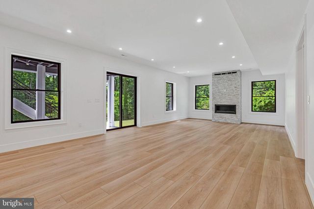 1434 WAGGAMAN CIR, Mclean, VA 22101