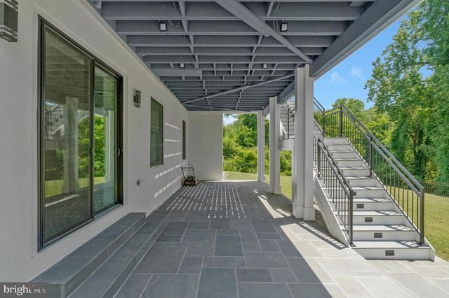 1434 WAGGAMAN CIR, Mclean, VA 22101
