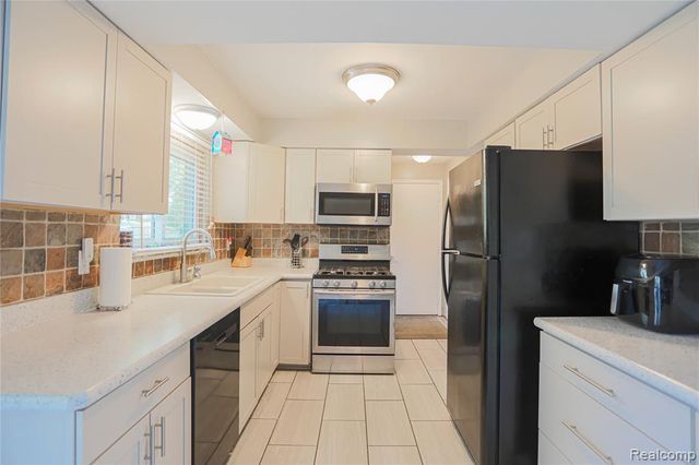 7014 Marco Drive, Waterford, MI 48327