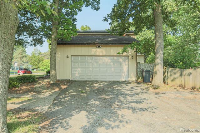 7014 Marco Drive, Waterford, MI 48327