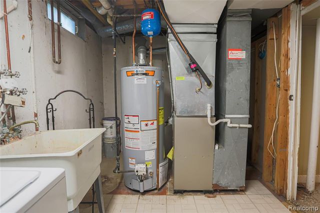 7014 Marco Drive, Waterford, MI 48327