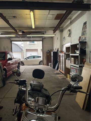 528 Longfellow Street, Vandergrift, PA 15690