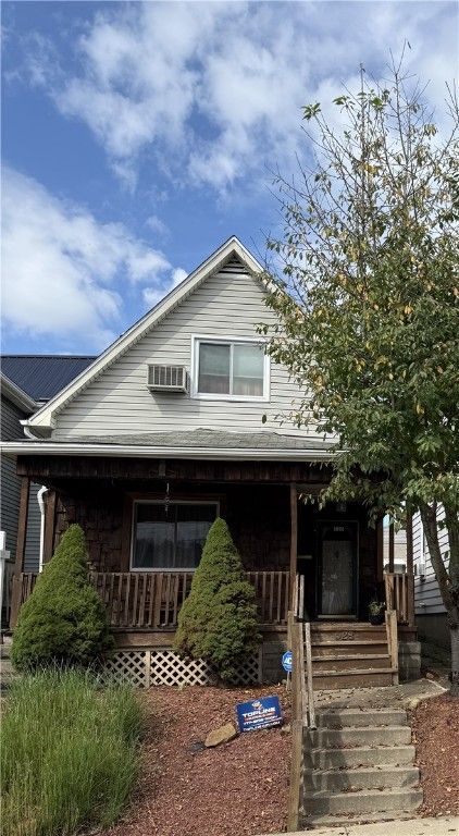 528 Longfellow Street, Vandergrift, PA 15690