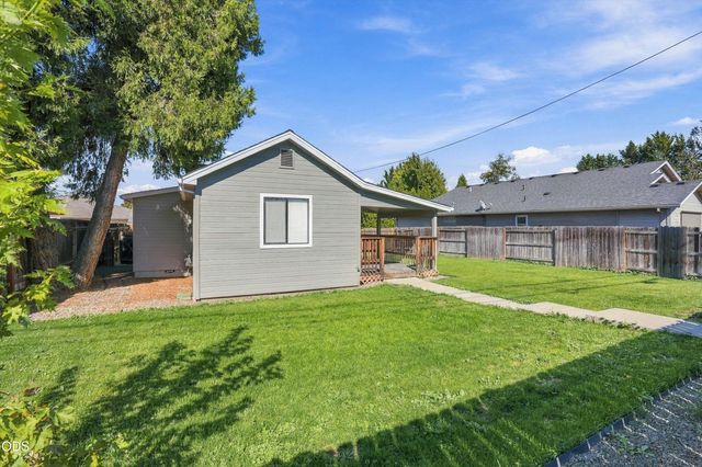1908 Cunningham Avenue, Medford, OR 97501