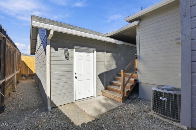 1908 Cunningham Avenue, Medford, OR 97501